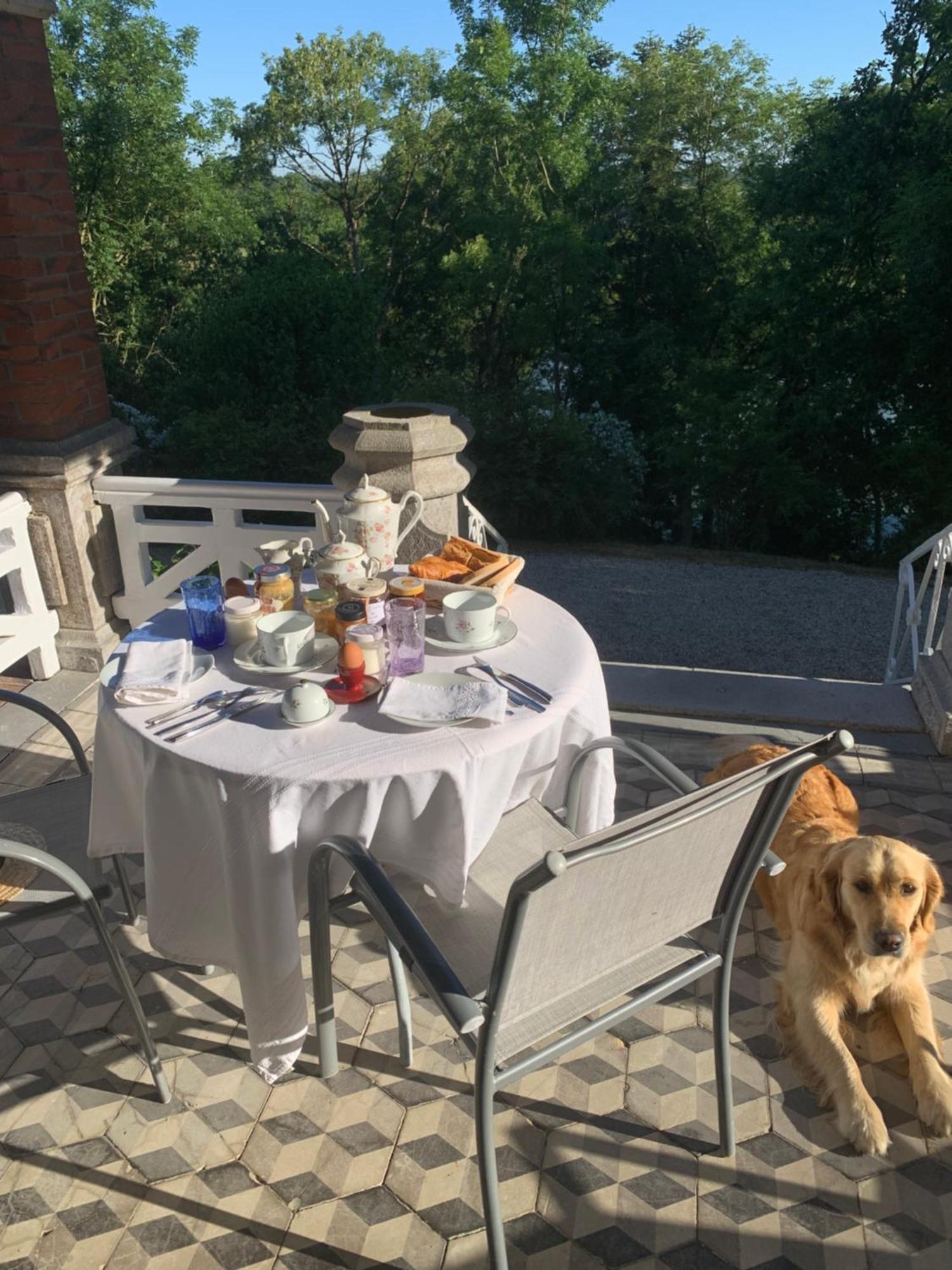 Le Manoir Des Rochers Alloggio in famiglia *